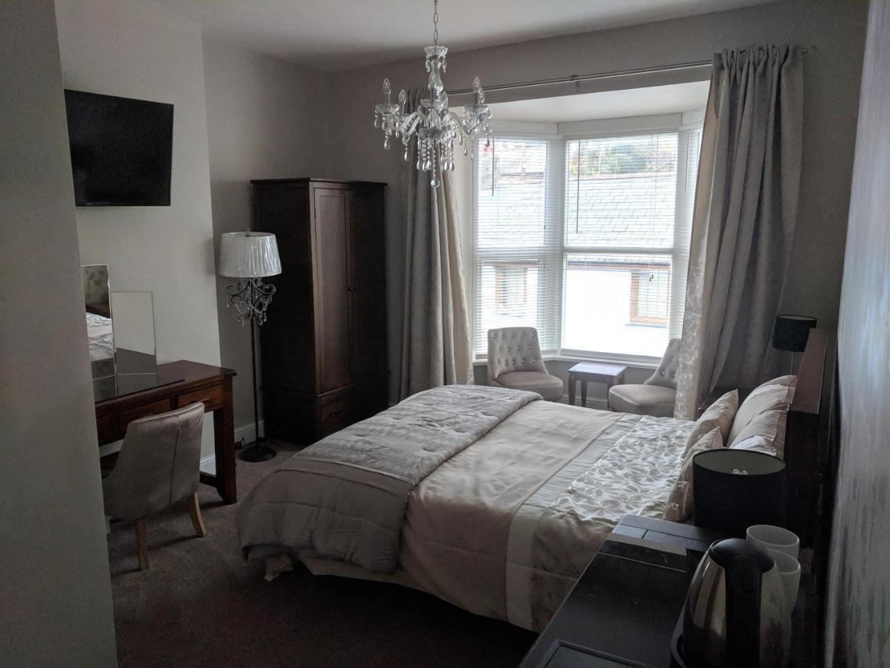 Lion House Bed & Breakfast With Restaurant 库姆马丁 外观 照片