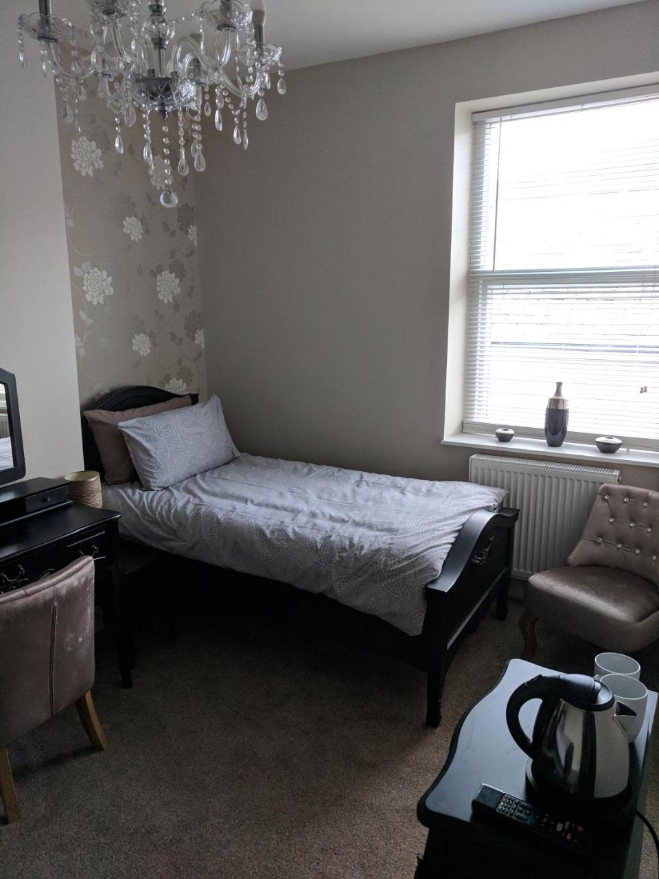 Lion House Bed & Breakfast With Restaurant 库姆马丁 外观 照片