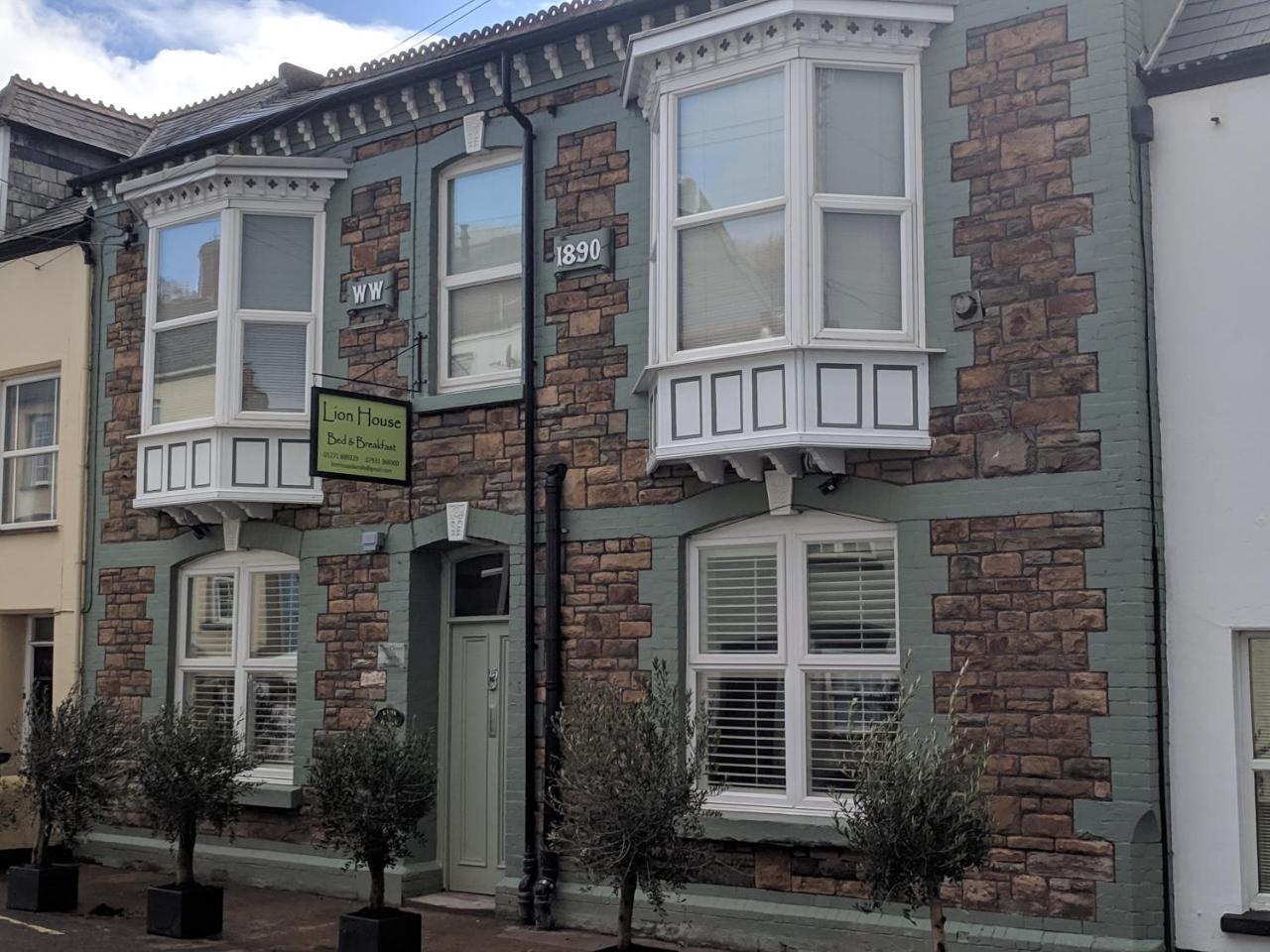 Lion House Bed & Breakfast With Restaurant 库姆马丁 外观 照片